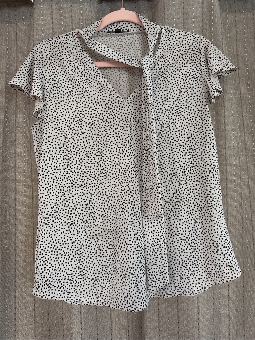 Adrianna Papell Black & White Print Tie Neck Flutter Sleeve Blouse Size Small
